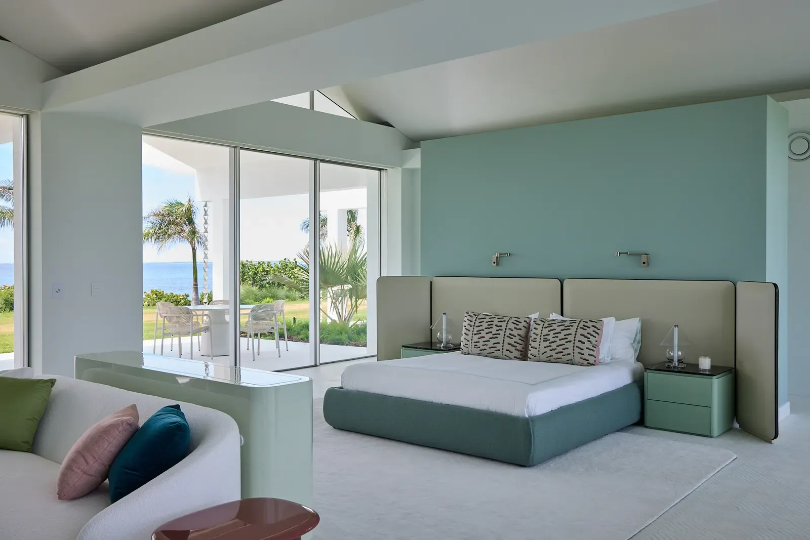 Seafoam suite with sea views